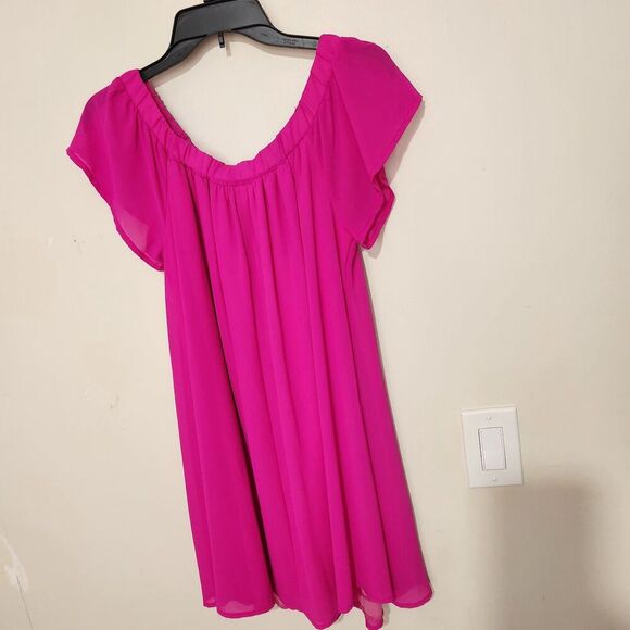 Style Rack Mini Dress Medium Fucsia Color On or Off Shoulder - Picture 5 of 11